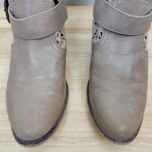 BareTraps Palena Slouchy Lace Boots in Distressed Taupe Size 7.5M Cowboy Western - Picture 6 of 15